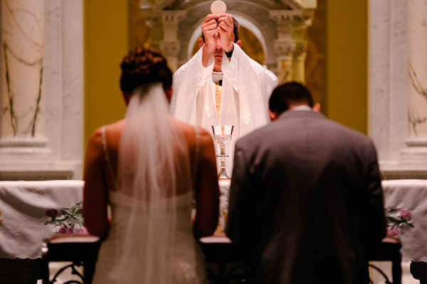 Foto: Cerimônia de casamento na igreja católica