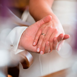 Como escolher alianças de noivado e casamento